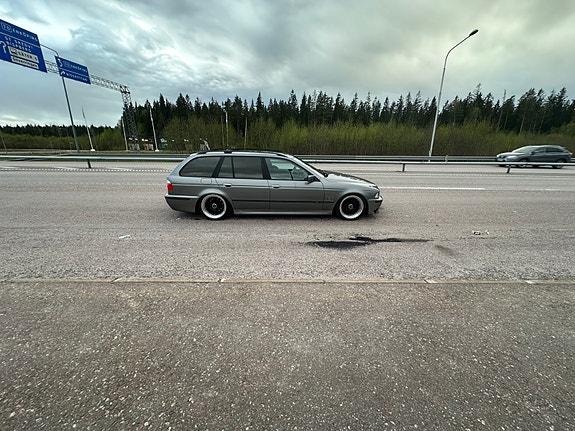 BMW 525i 6 of 19