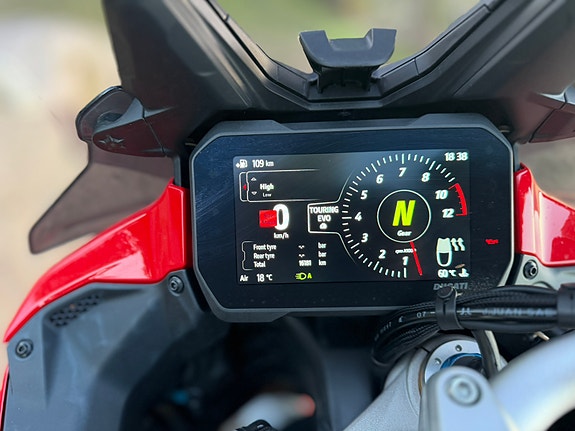 Ducati Multistrada V4 Pikes Peak 12 of 14