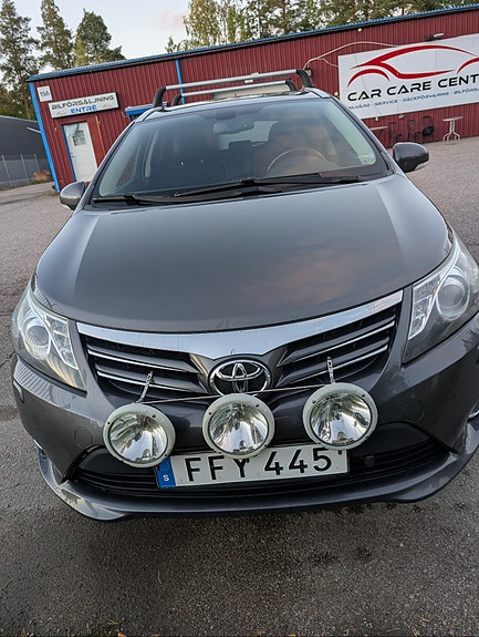 Toyota Avensis 6 of 8