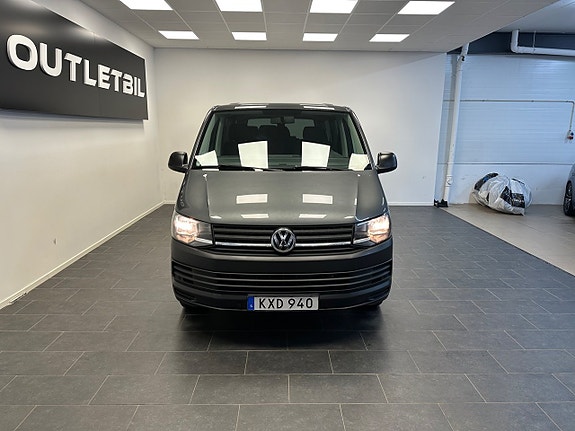 Volkswagen Caravelle 5 of 26