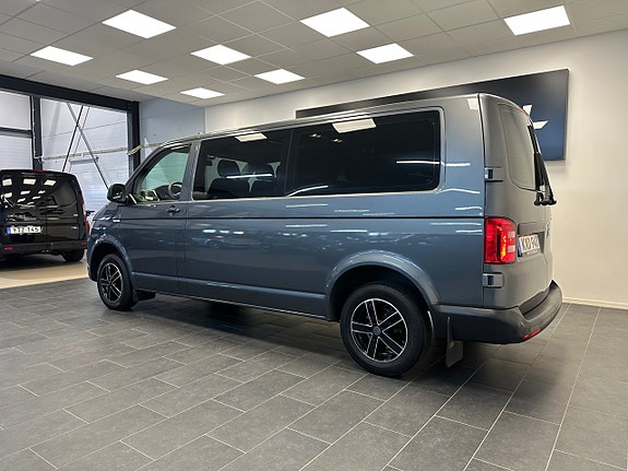 Volkswagen Caravelle 4 of 26