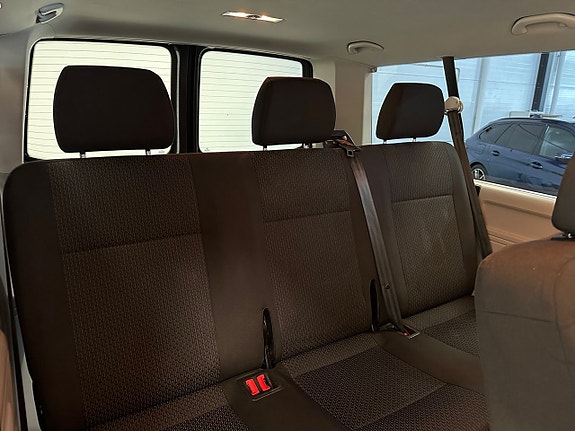 Volkswagen Caravelle 18 of 26