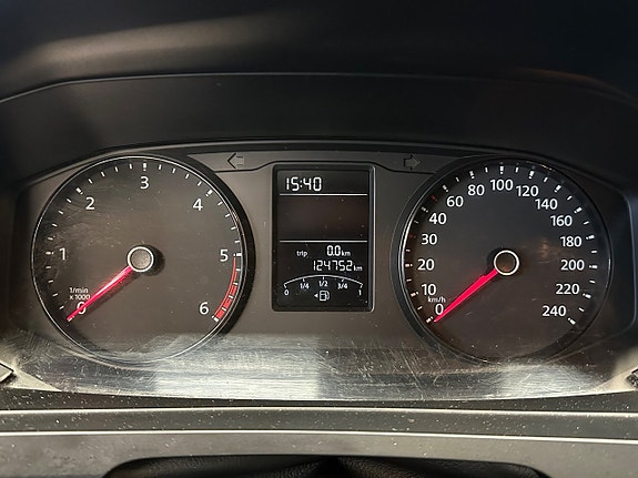 Volkswagen Caravelle 20 of 26