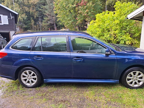 Subaru Legacy 4 of 6