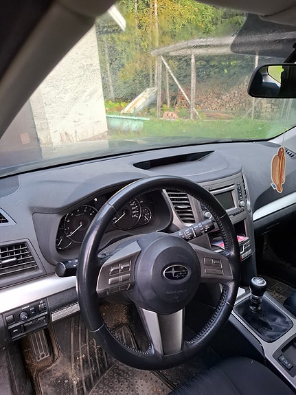 Subaru Legacy 6 of 6