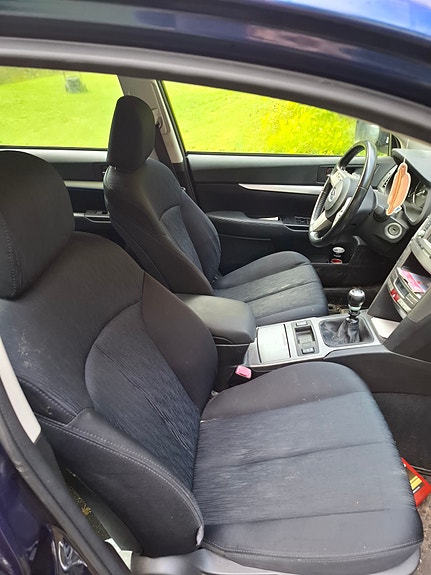 Subaru Legacy 5 of 6