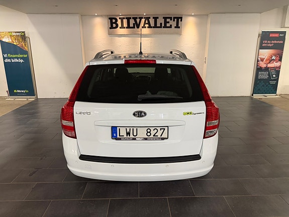 Kia Ceed 8 of 17