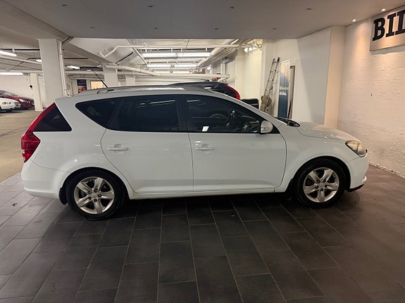 Kia Ceed 10 of 17