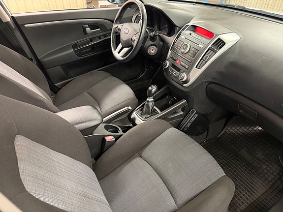 Kia Ceed 12 of 17