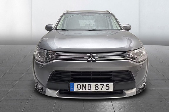Mitsubishi Outlander 3 of 9