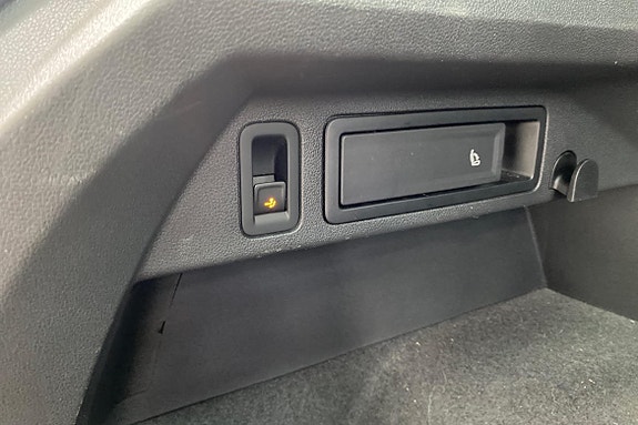 Volkswagen Tiguan 12 of 21