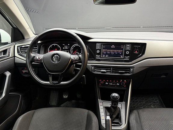 Volkswagen Polo 12 of 21