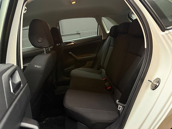 Volkswagen Polo 9 of 21