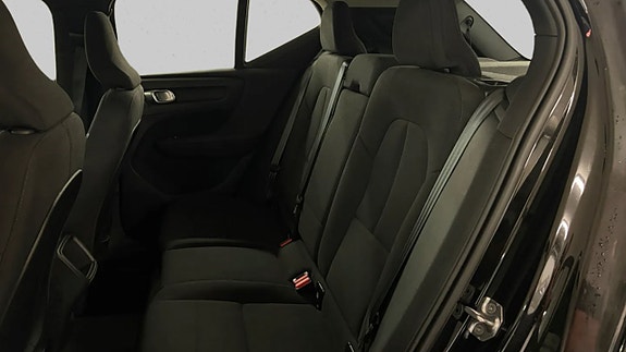 Volvo XC40 13 of 18
