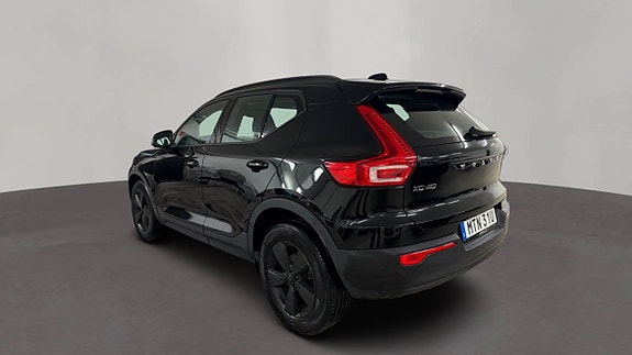 Volvo XC40 6 of 18