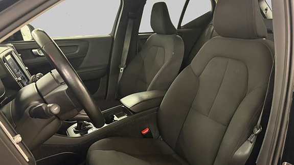 Volvo XC40 10 of 18