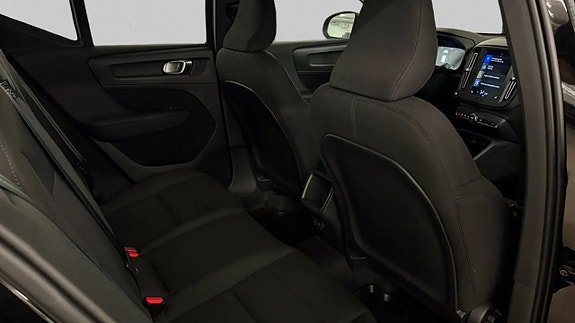 Volvo XC40 14 of 18