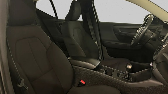 Volvo XC40 17 of 18