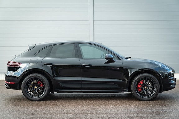 Porsche Macan GTS 7 of 30