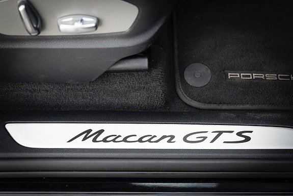 Porsche Macan GTS 18 of 30