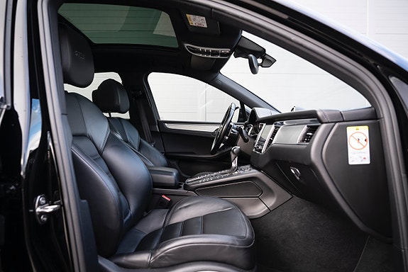 Porsche Macan GTS 15 of 30