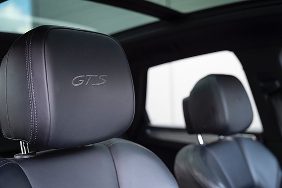 Porsche Macan GTS 17 of 30