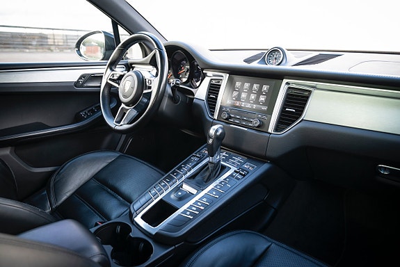 Porsche Macan GTS 30 of 30