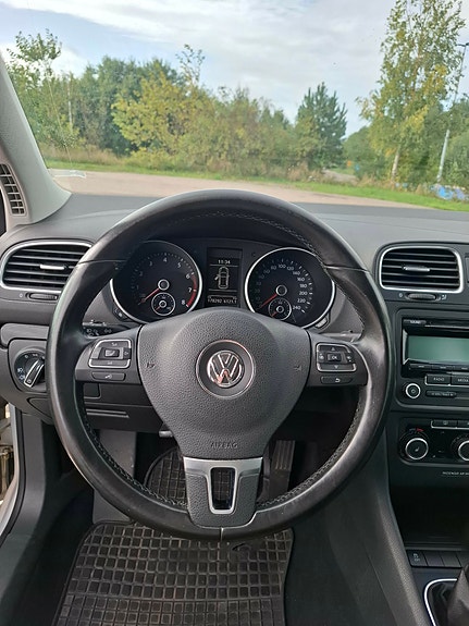 Volkswagen Golf VI 9 of 17