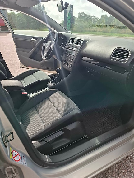 Volkswagen Golf VI 11 of 17