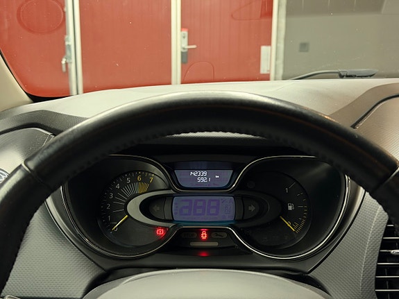 Renault Captur 9 of 19