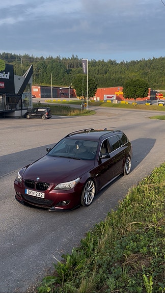 BMW 520d 2 of 3