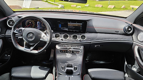 Mercedes-Benz E43 8 of 11