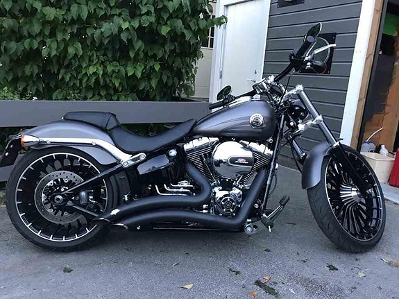 Harley-Davidson Breakout 3 of 6