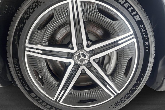 Mercedes-Benz EQE350 5 of 15