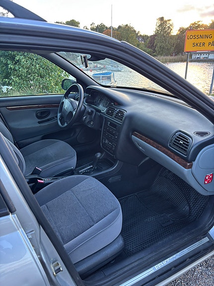 Peugeot 406 6 of 8
