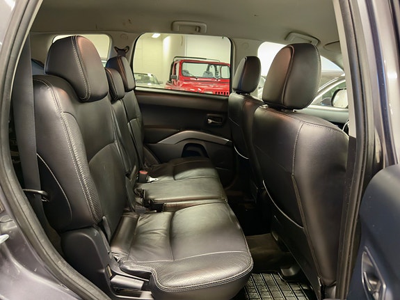 Mitsubishi Outlander 16 of 21