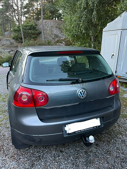 Volkswagen Golf V 9 of 14