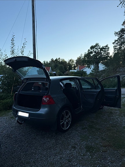 Volkswagen Golf V 3 of 14