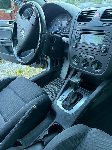 Volkswagen Golf V 8 of 14