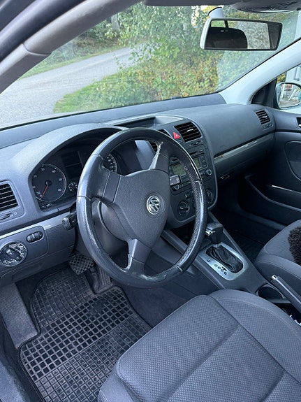 Volkswagen Golf V 10 of 14