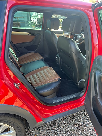 Volkswagen Passat Alltrack 14 of 15