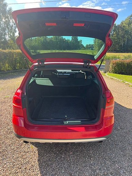 Volkswagen Passat Alltrack 11 of 15