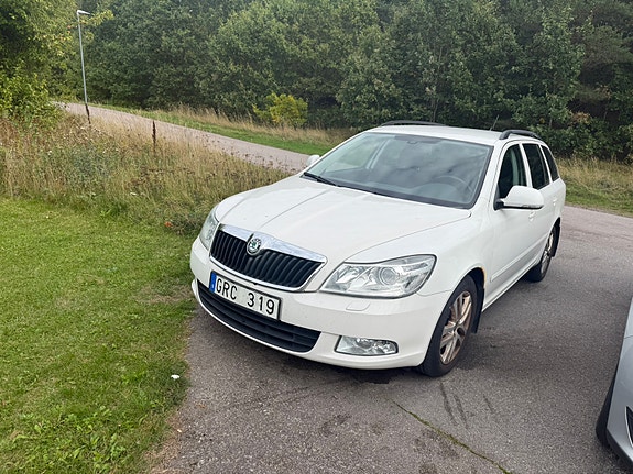 Skoda Octavia 3 of 10