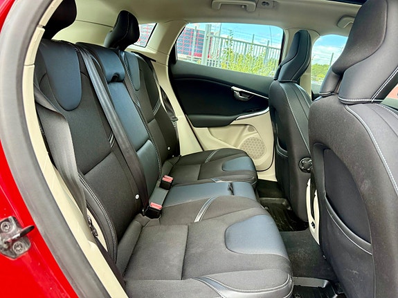 Volvo V40 17 of 17