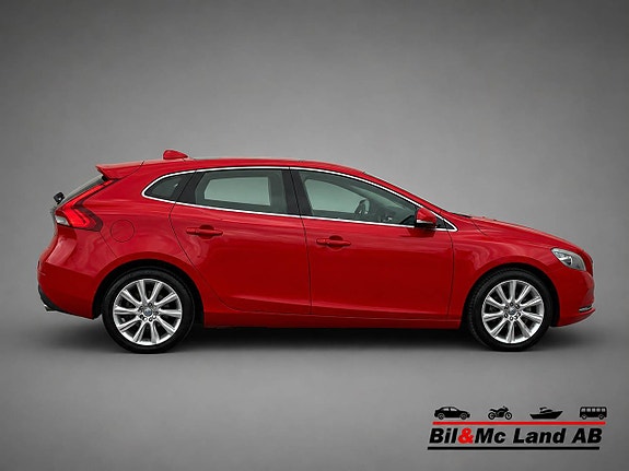 Volvo V40 7 of 17