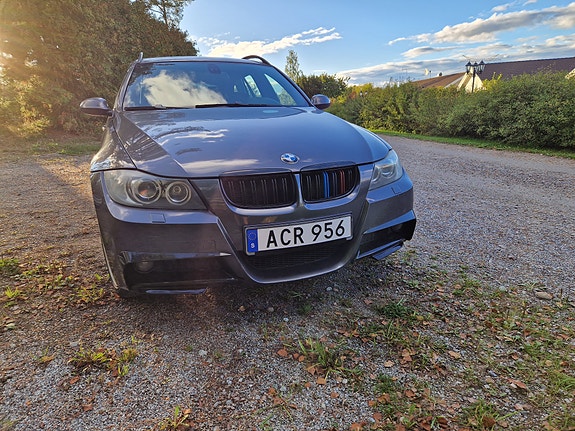 BMW 325i 3 of 11