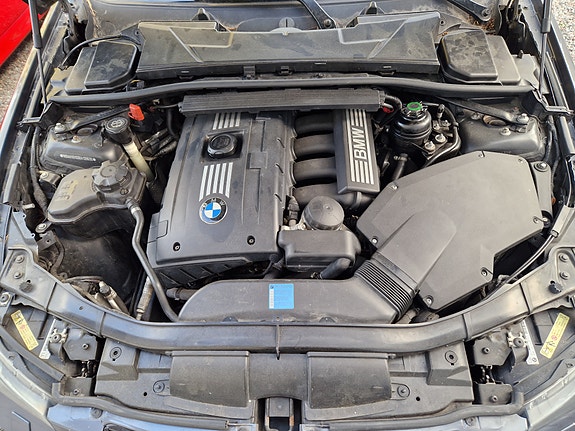 BMW 325i 9 of 11