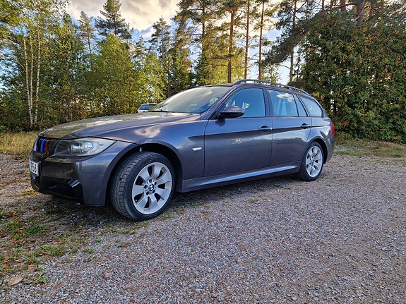BMW 325i 2 of 11