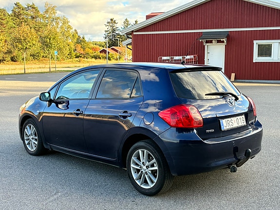 Toyota Auris 4 of 11