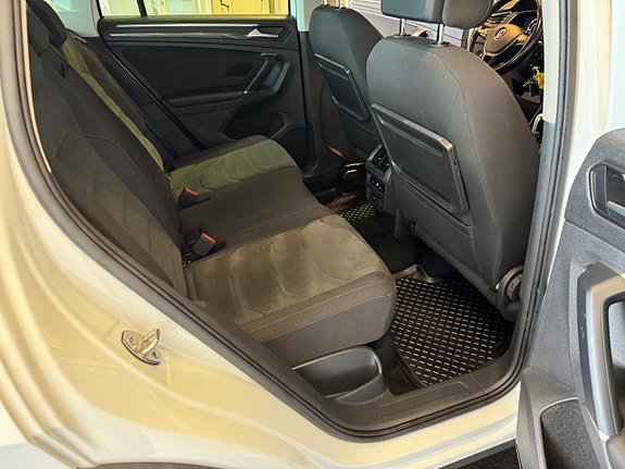 Volkswagen Tiguan 25 of 30